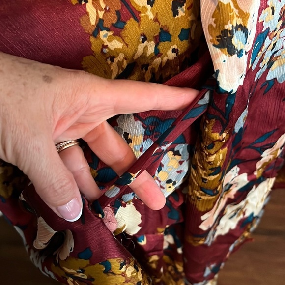 Umgee Hydrangea Fall Floral Kimono Topper. Sz S. Flowy. Long Line. Tie front. - Picture 9 of 9